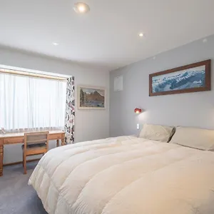 7 Minutes Drive From Airport Modernised Rimu House Christchurch